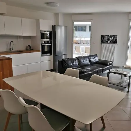 Apartment Appart T4 + Terrasse 33 M2 Coeur De *